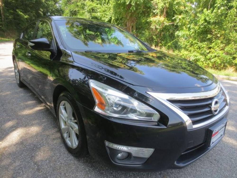 2013 Black /Black Nissan Altima SL (1N4AL3AP5DC) with an 2.5L 4cyl engine, Automatic transmission, located at 270 US Route 6, Mahopac, NY, 10541, (845) 621-0895, 41.349022, -73.755280 - Photo #1