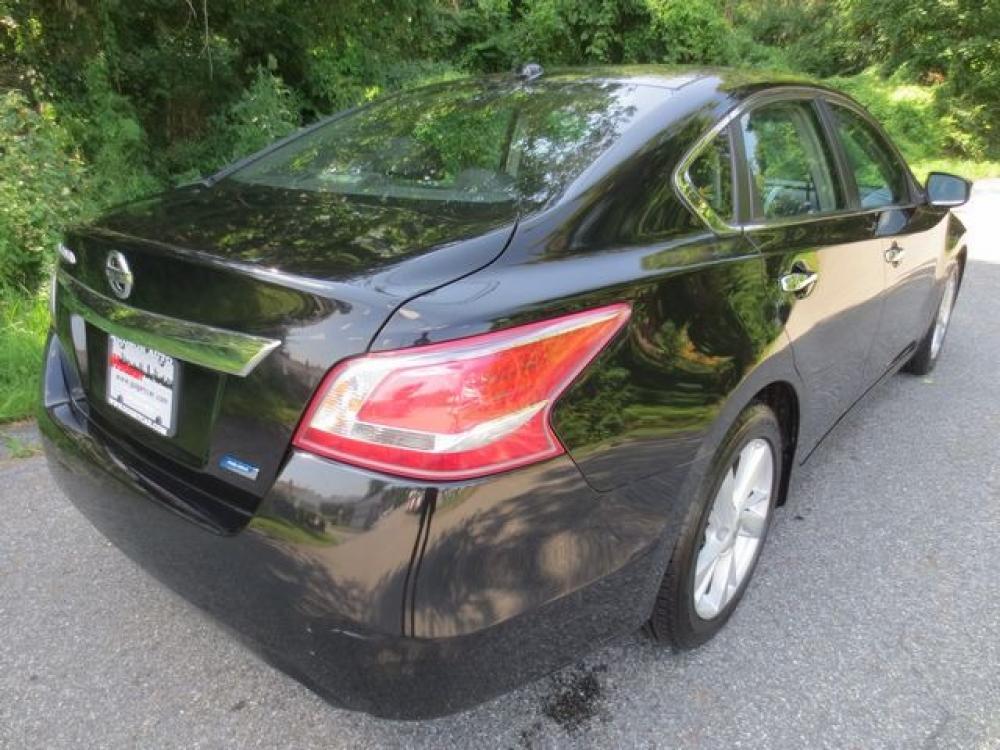 2013 Black /Black Nissan Altima SL (1N4AL3AP5DC) with an 2.5L 4cyl engine, Automatic transmission, located at 270 US Route 6, Mahopac, NY, 10541, (845) 621-0895, 41.349022, -73.755280 - Photo #3