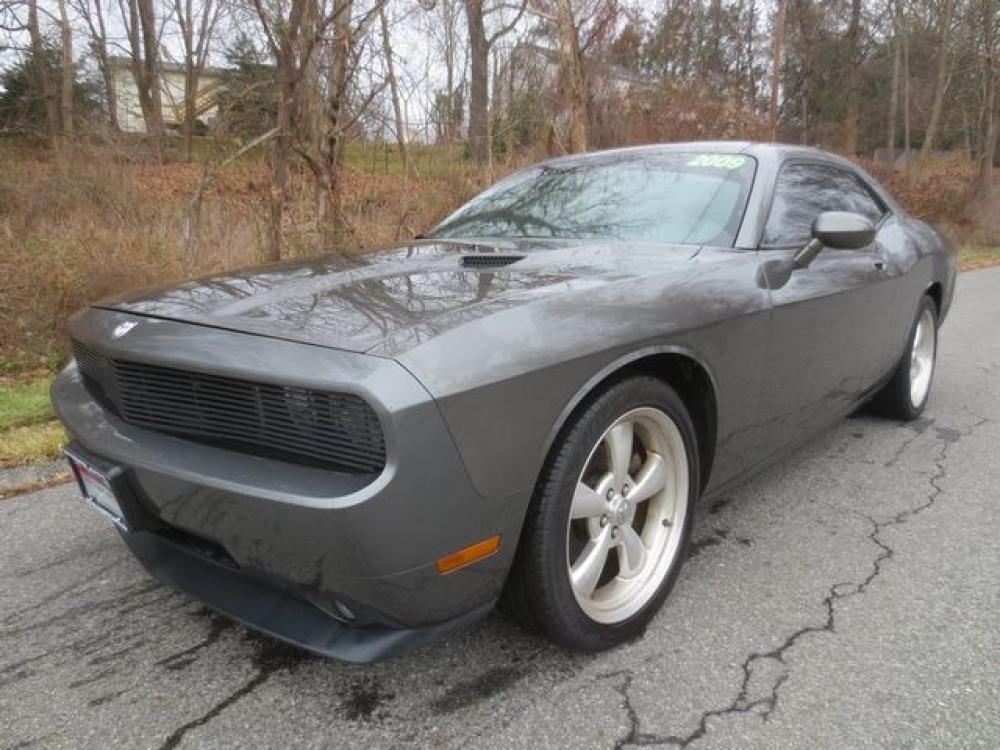2009 Gray /Black Dodge Challenger SE (2B3LJ44V69H) with an 3.5L v6 engine, Automatic transmission, located at 270 US Route 6, Mahopac, NY, 10541, (845) 621-0895, 41.349022, -73.755280 - Photo #0
