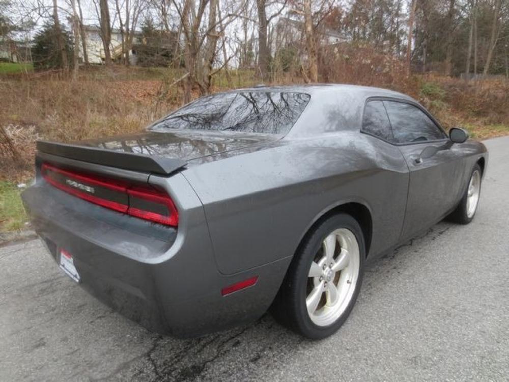2009 Gray /Black Dodge Challenger SE (2B3LJ44V69H) with an 3.5L v6 engine, Automatic transmission, located at 270 US Route 6, Mahopac, NY, 10541, (845) 621-0895, 41.349022, -73.755280 - Photo #3