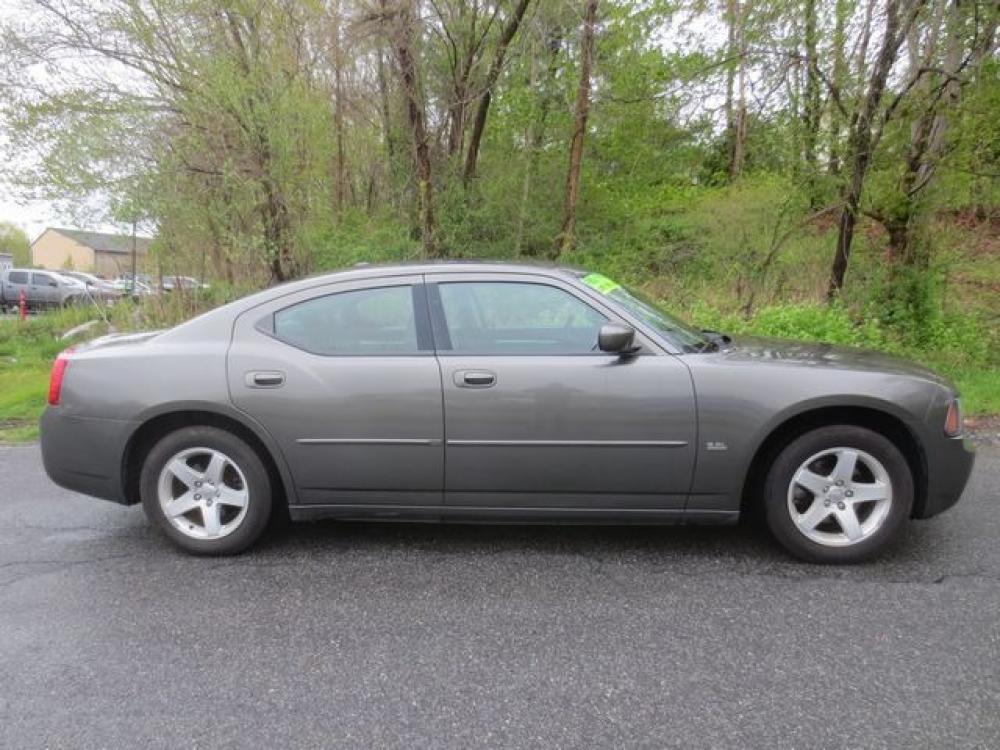 2010 Gray /Black Dodge Charger SXT (2B3CA3CV3AH) with an 3.5L v6 H.O. engine, Automatic transmission, located at 270 US Route 6, Mahopac, NY, 10541, (845) 621-0895, 41.349022, -73.755280 - Photo #9
