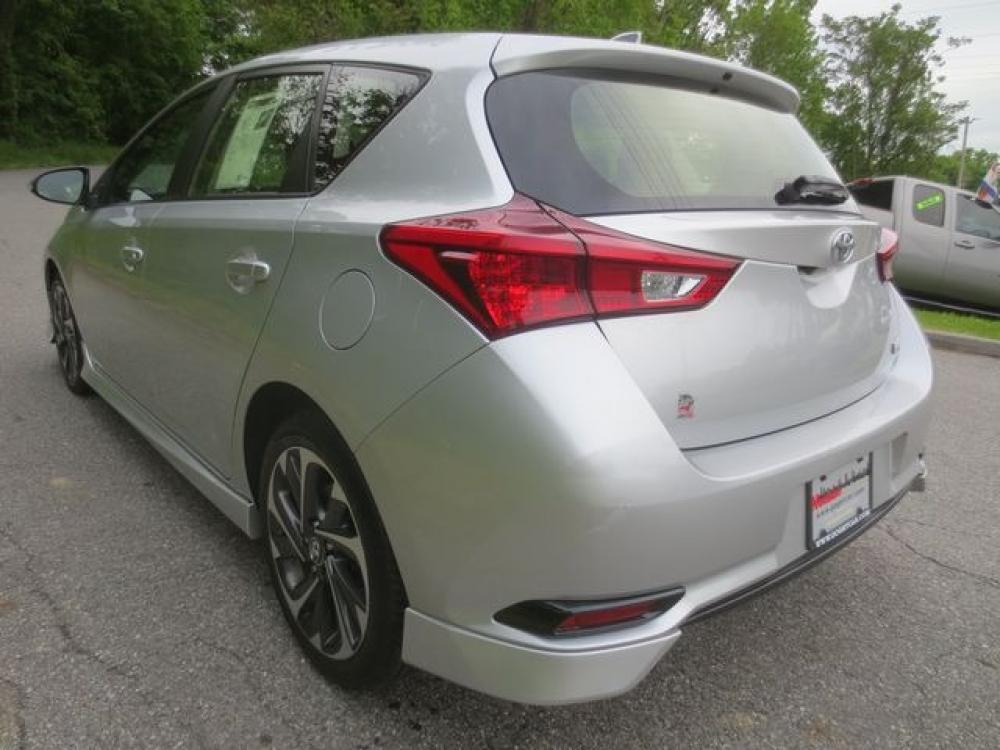 2018 Silver /Black Toyota Corolla (JTNKARJE9JJ) with an 1.8L 4cyl engine, Automatic transmission, located at 270 US Route 6, Mahopac, NY, 10541, (845) 621-0895, 41.349022, -73.755280 - Photo #4