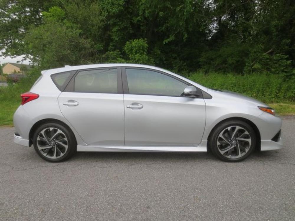 2018 Silver /Black Toyota Corolla (JTNKARJE9JJ) with an 1.8L 4cyl engine, Automatic transmission, located at 270 US Route 6, Mahopac, NY, 10541, (845) 621-0895, 41.349022, -73.755280 - Photo #10
