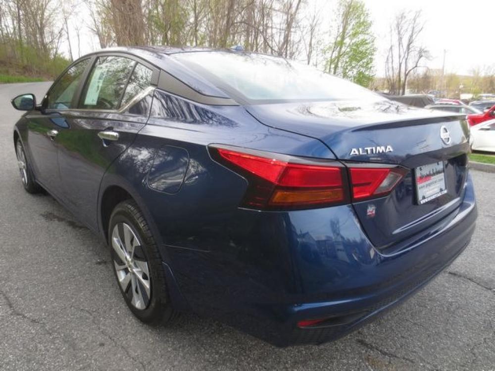 2019 Blue /Black Nissan Altima 2.5 s (1N4BL4BW1KC) with an 2.5L 4cyl engine, Automatic transmission, located at 270 US Route 6, Mahopac, NY, 10541, (845) 621-0895, 41.349022, -73.755280 - Photo #4