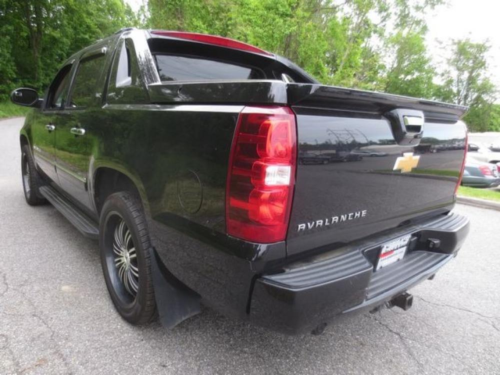 2012 Black /Black Chevrolet Avalanche LTZ (3GNTKGE74CG) with an 5.3L v8 engine, Automatic transmission, located at 270 US Route 6, Mahopac, NY, 10541, (845) 621-0895, 41.349022, -73.755280 - Photo #4