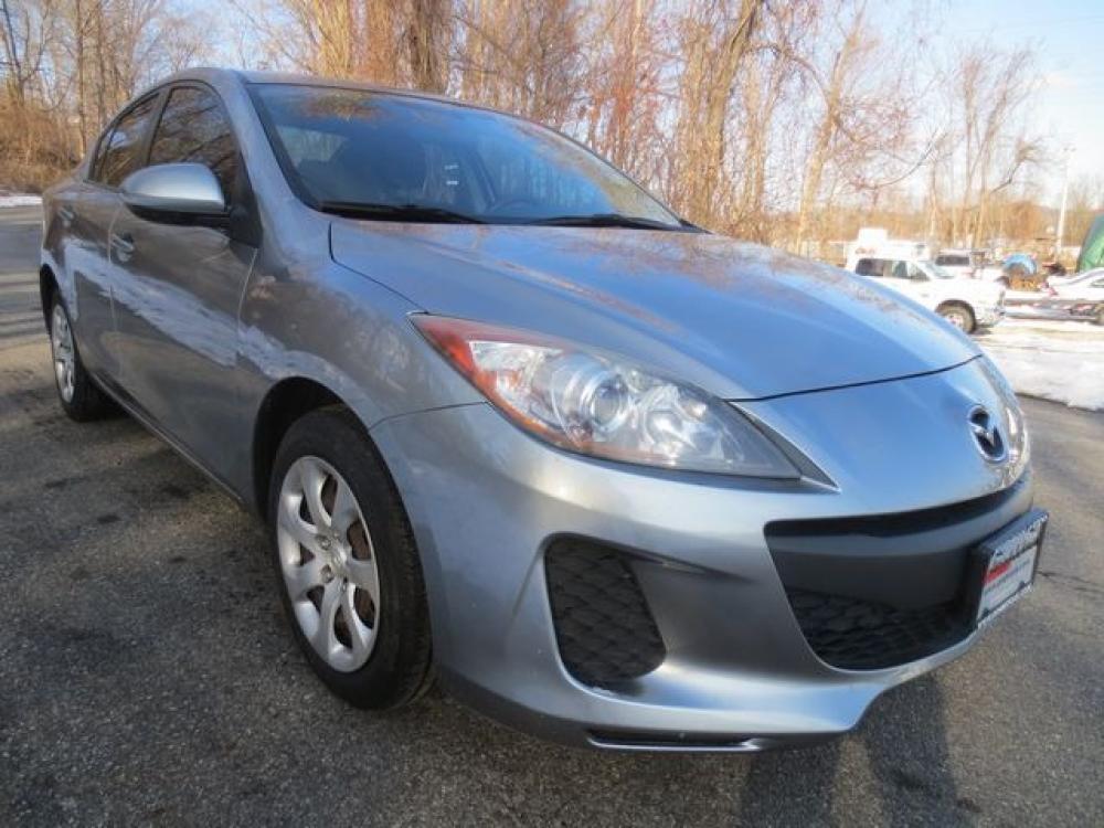 2013 Gray /Black Mazda Mazda3 I SV I SV (JM1BL1TG1D1) with an 2.0L 4cyl engine, Automatic transmission, located at 270 US Route 6, Mahopac, NY, 10541, (845) 621-0895, 41.349022, -73.755280 - Photo #1