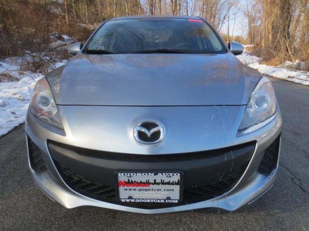 2013 Gray /Black Mazda Mazda3 I SV I SV (JM1BL1TG1D1) with an 2.0L 4cyl engine, Automatic transmission, located at 270 US Route 6, Mahopac, NY, 10541, (845) 621-0895, 41.349022, -73.755280 - Photo #2