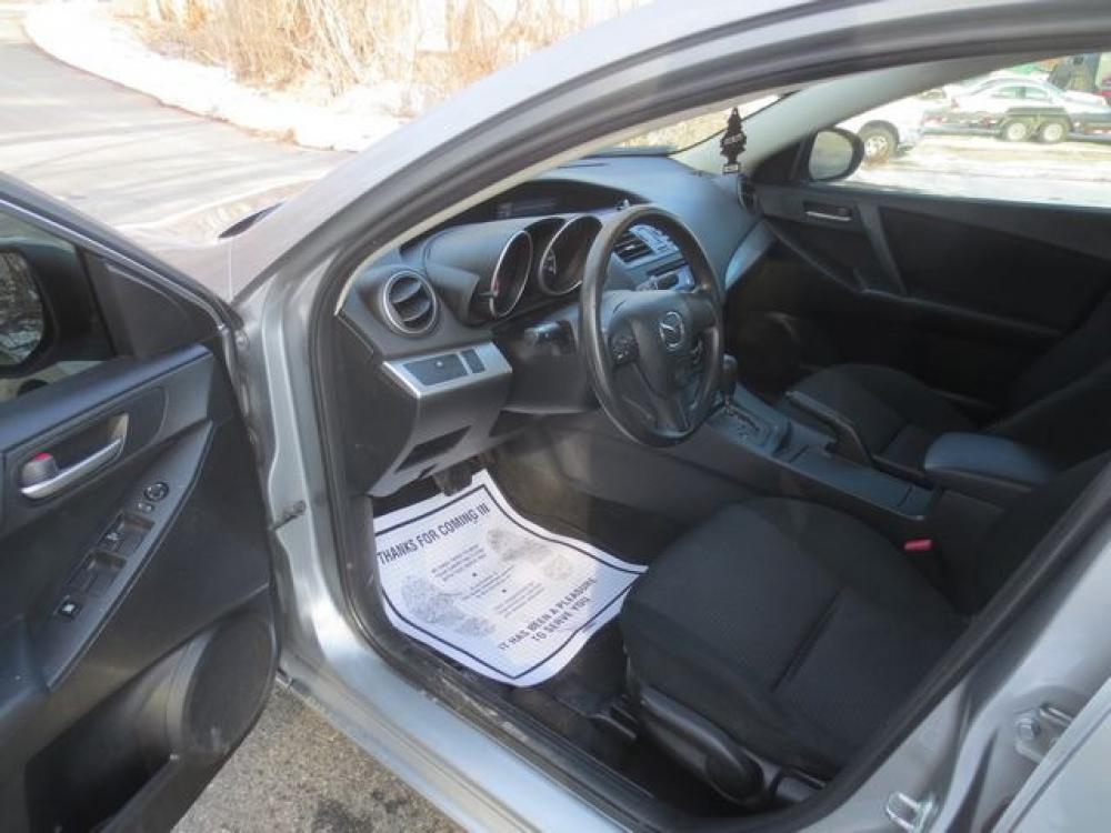 2013 Gray /Black Mazda Mazda3 I SV I SV (JM1BL1TG1D1) with an 2.0L 4cyl engine, Automatic transmission, located at 270 US Route 6, Mahopac, NY, 10541, (845) 621-0895, 41.349022, -73.755280 - Photo #6