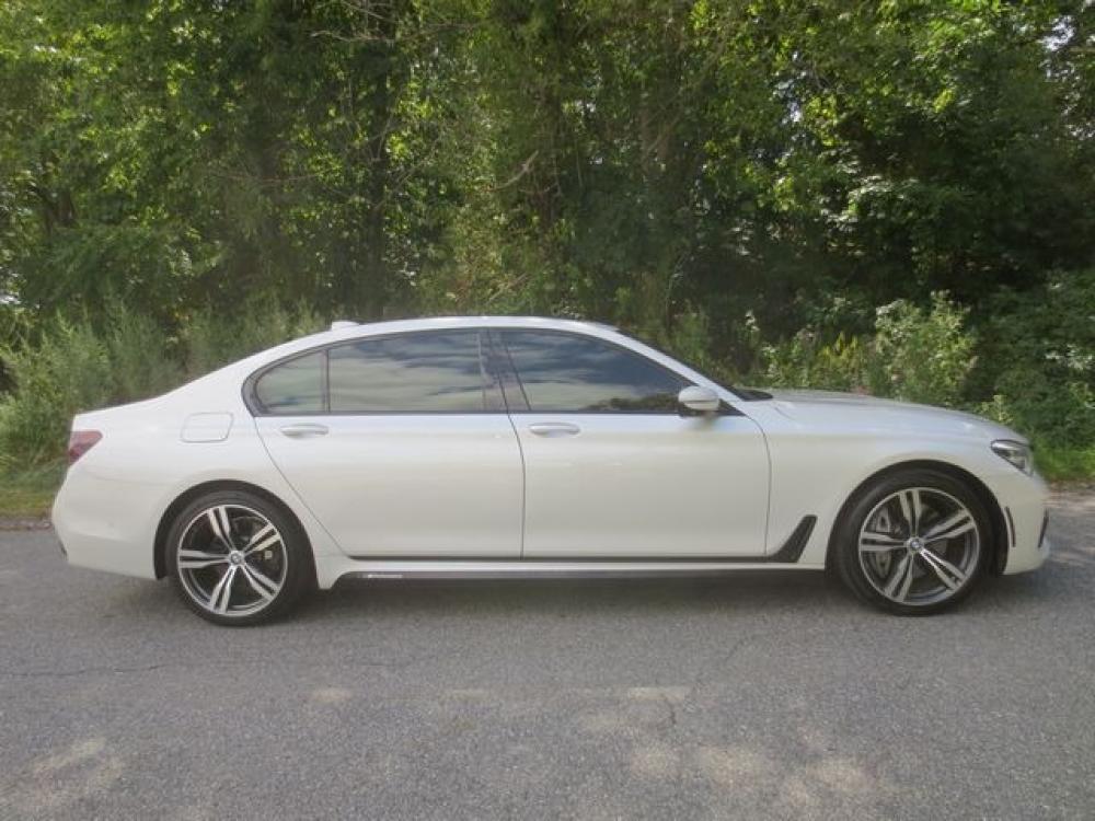 2016 White /Brown BMW 7-Series 750i xDrive (WBA7F2C5XGG) with an 4.4L V8 DOHC 32V engine, 8A transmission, located at 270 US Route 6, Mahopac, NY, 10541, (845) 621-0895, 41.349022, -73.755280 - Photo #19