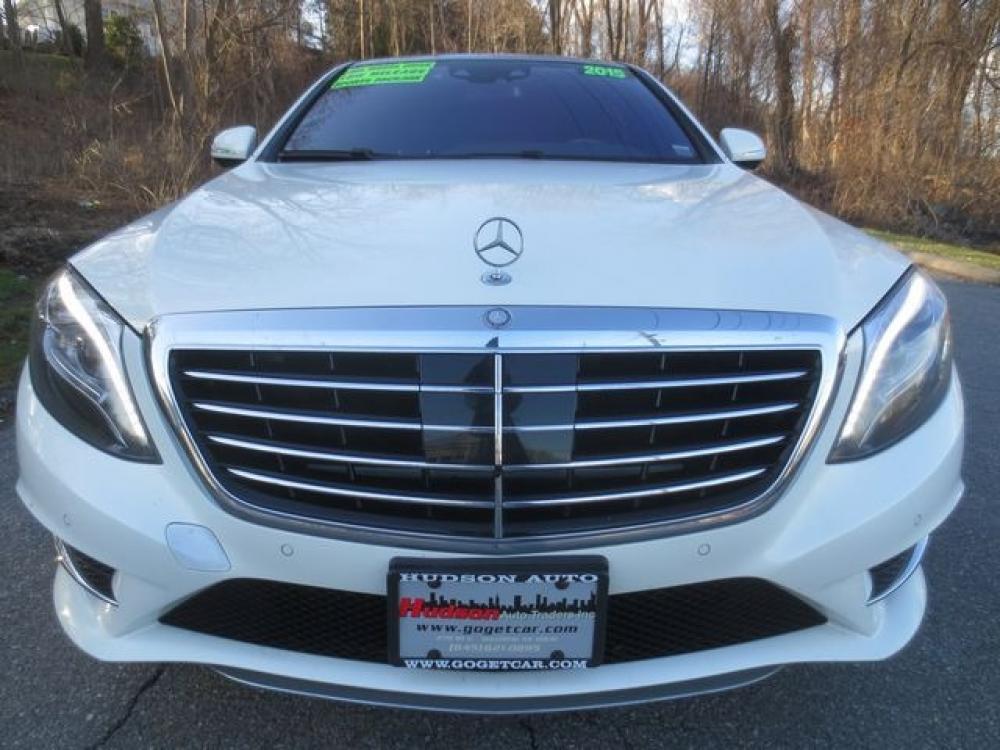 2015 White /Black Mercedes Benz S-Class S550 4MATIC (WDDUG8FB9FA) with an 4.7L V8 DOHC 24V engine, 7-Speed Automatic transmission, located at 270 US Route 6, Mahopac, NY, 10541, (845) 621-0895, 41.349022, -73.755280 - Photo #2