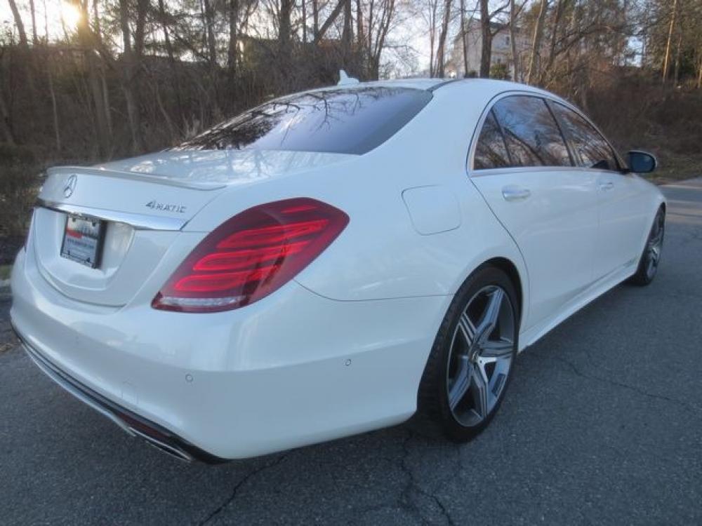 2015 White /Black Mercedes Benz S-Class S550 4MATIC (WDDUG8FB9FA) with an 4.7L V8 DOHC 24V engine, 7-Speed Automatic transmission, located at 270 US Route 6, Mahopac, NY, 10541, (845) 621-0895, 41.349022, -73.755280 - Photo #3