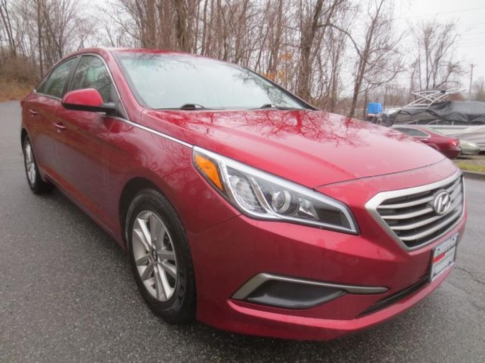2016 Red /Gray Hyundai Sonata SE (5NPE24AF2GH) with an 2.4L L4 DOHC 16V engine, Automatic transmission, located at 270 US Route 6, Mahopac, NY, 10541, (845) 621-0895, 41.349022, -73.755280 - Photo #1