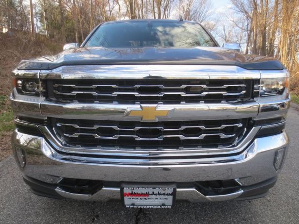 2018 Gray /Black Chevrolet Silverado 1500 LTZ Crew Cab 4WD (3GCUKSEC2JG) with an 5.3L V8 OHV 16V engine, Automatic transmission, located at 270 US Route 6, Mahopac, NY, 10541, (845) 621-0895, 41.349022, -73.755280 - Photo #2