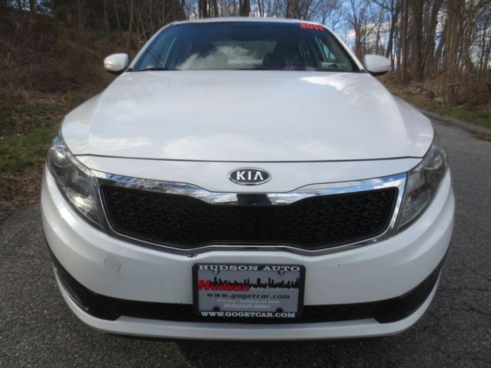 2011 White /Tan Kia Optima EX (KNAGM4A74B5) with an 2.4L L4 DOHC 16V engine, 6-Speed Automatic transmission, located at 270 US Route 6, Mahopac, NY, 10541, (845) 621-0895, 41.349022, -73.755280 - Photo #2