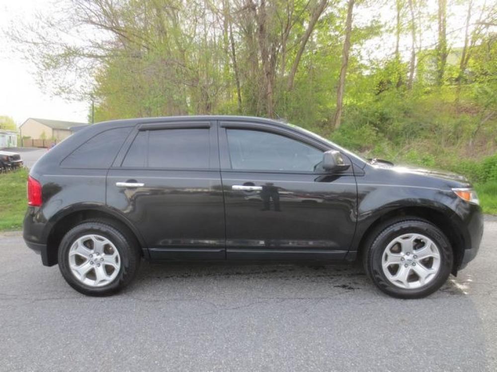 2011 Black /Black Ford Edge SEL FWD (2FMDK3JC4BB) with an 3.5L V6 DOHC 24V engine, 6-Speed Automatic transmission, located at 270 US Route 6, Mahopac, NY, 10541, (845) 621-0895, 41.349022, -73.755280 - Photo #10