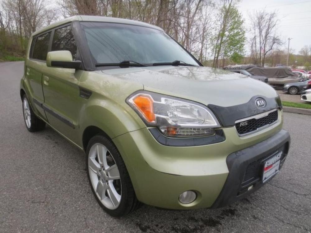 2010 Green /Gray Kia Soul (KNDJT2A28A7) with an 2.0L 4cyl engine, Automatic transmission, located at 270 US Route 6, Mahopac, NY, 10541, (845) 621-0895, 41.349022, -73.755280 - Photo #1