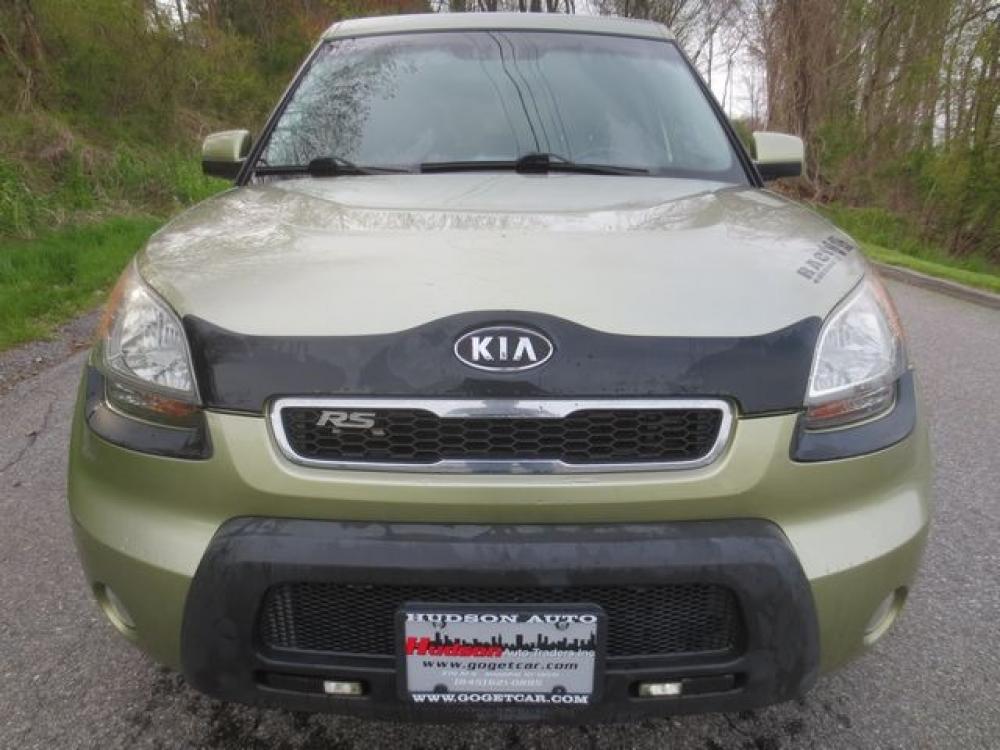 2010 Green /Gray Kia Soul (KNDJT2A28A7) with an 2.0L 4cyl engine, Automatic transmission, located at 270 US Route 6, Mahopac, NY, 10541, (845) 621-0895, 41.349022, -73.755280 - Photo #2