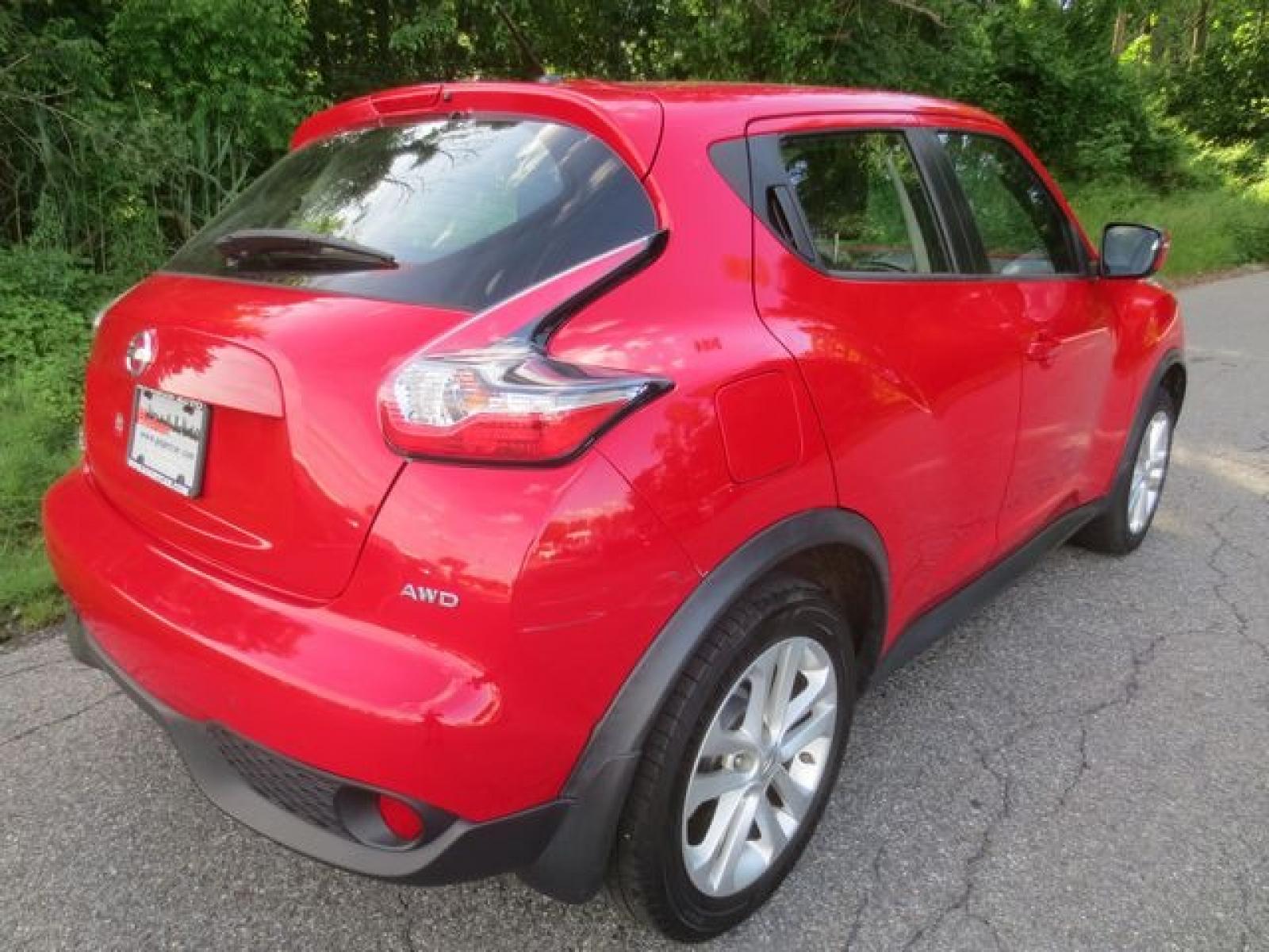 2015 Red /Black Nissan Juke S AWD (JN8AF5MV5FT) with an 1.6L L4 DOHC 16V engine, Automatic transmission, located at 270 US Route 6, Mahopac, NY, 10541, (845) 621-0895, 41.349022, -73.755280 - Photo #3