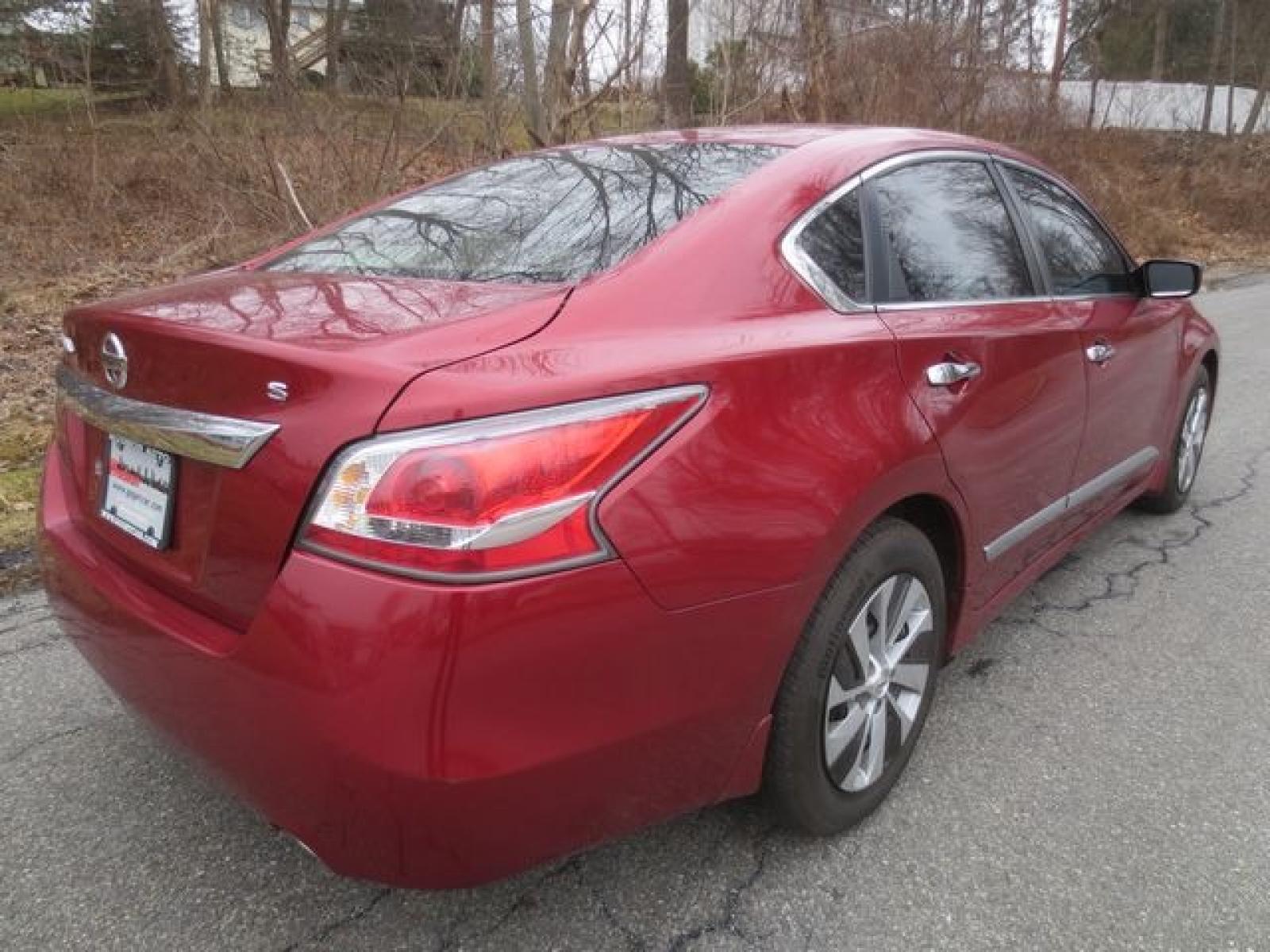 2015 Red /Tan Nissan Altima 2.5 S (1N4AL3AP4FC) with an 2.5L L4 DOHC 16V engine, Automatic transmission, located at 270 US Route 6, Mahopac, NY, 10541, (845) 621-0895, 41.349022, -73.755280 - Photo #3