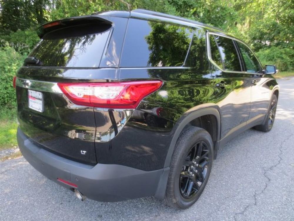 2019 Black /Black Chevrolet Traverse LT Cloth AWD (1GNEVGKW9KJ) with an 3.6L V6 DOHC 24V engine, Automatic transmission, located at 270 US Route 6, Mahopac, NY, 10541, (845) 621-0895, 41.349022, -73.755280 - Photo #3