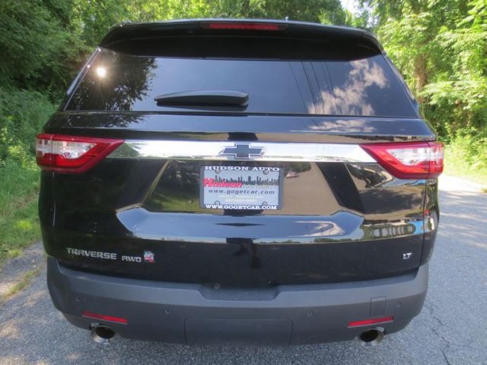 2019 Black /Black Chevrolet Traverse LT Cloth AWD (1GNEVGKW9KJ) with an 3.6L V6 DOHC 24V engine, Automatic transmission, located at 270 US Route 6, Mahopac, NY, 10541, (845) 621-0895, 41.349022, -73.755280 - Photo #5