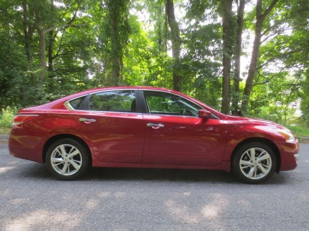 2013 Red /Black Nissan Altima 2.5 S (1N4AL3AP7DC) with an 2.5L L4 DOHC 16V engine, Automatic transmission, located at 270 US Route 6, Mahopac, NY, 10541, (845) 621-0895, 41.349022, -73.755280 - Photo #10