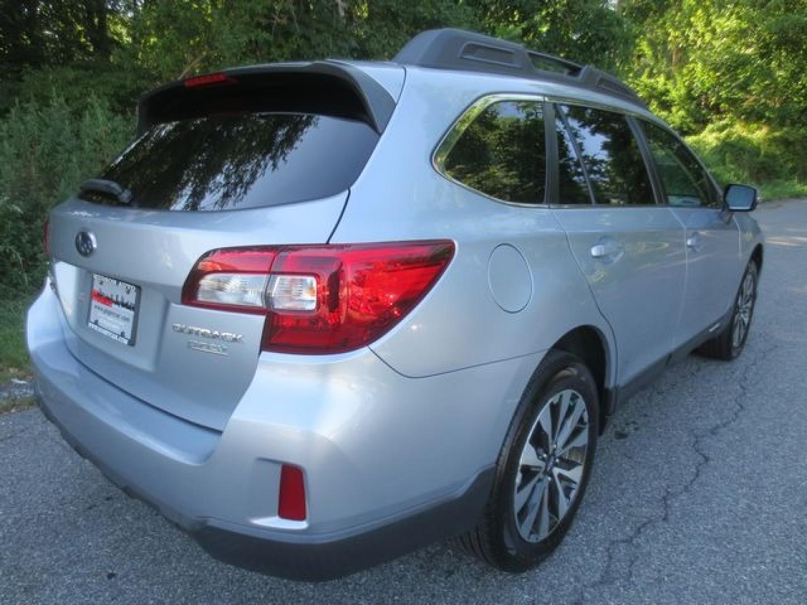 2015 Silver /Black Subaru Outback 2.5i Limited (4S4BSALCXF3) with an 2.5L H4 DOHC 16V engine, 6-Speed Automatic transmission, located at 270 US Route 6, Mahopac, NY, 10541, (845) 621-0895, 41.349022, -73.755280 - Photo #3