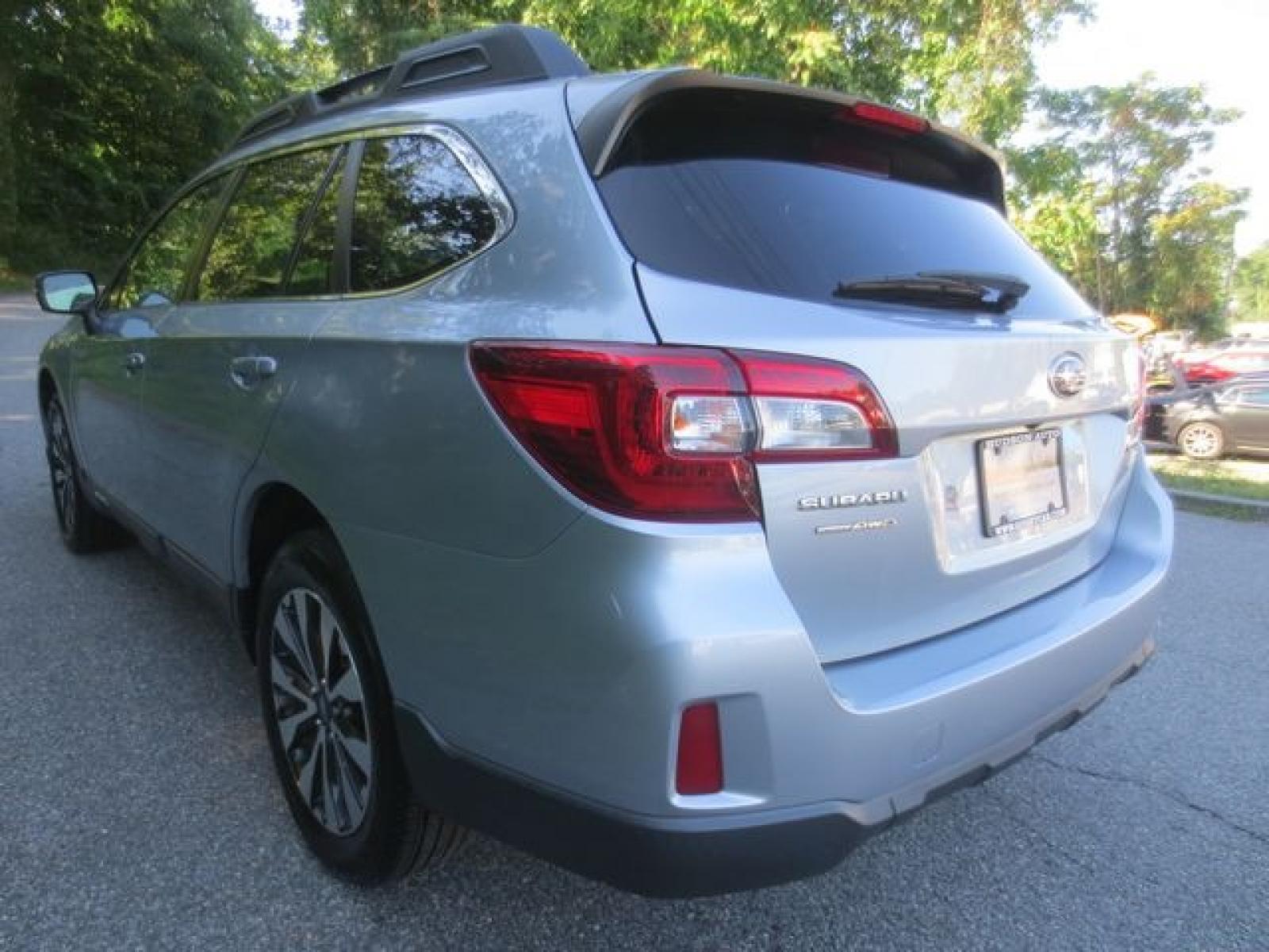 2015 Silver /Black Subaru Outback 2.5i Limited (4S4BSALCXF3) with an 2.5L H4 DOHC 16V engine, 6-Speed Automatic transmission, located at 270 US Route 6, Mahopac, NY, 10541, (845) 621-0895, 41.349022, -73.755280 - Photo #4