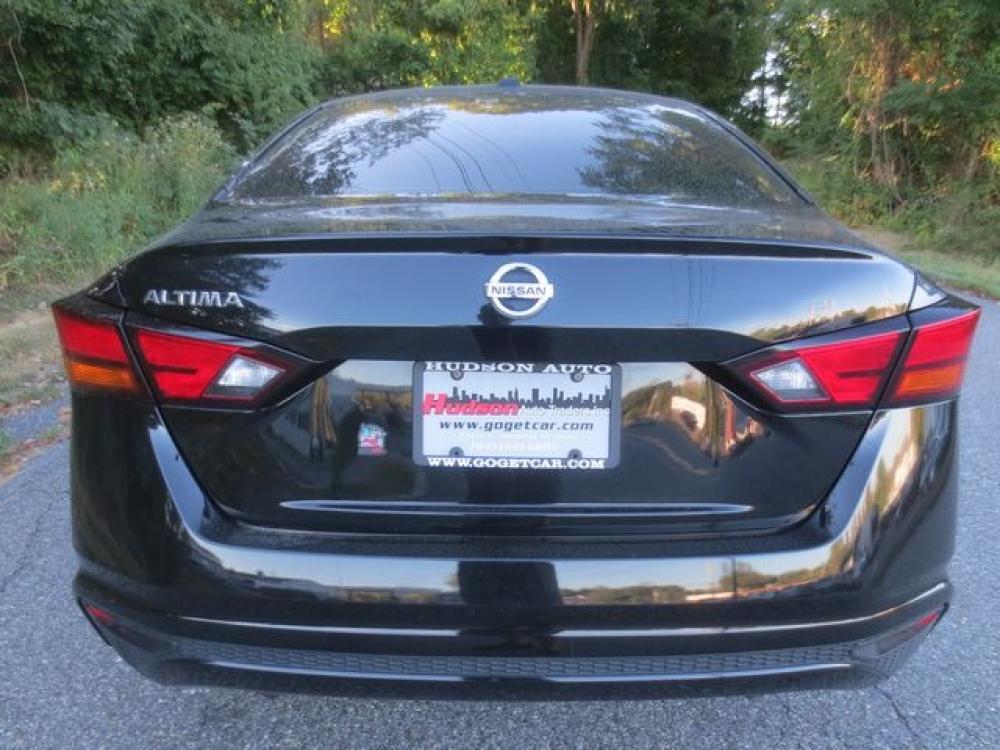 2019 Black /Black Nissan Altima 2.5 S (1N4BL4BVXKC) with an 2.5L L4 DOHC 16V engine, Automatic transmission, located at 270 US Route 6, Mahopac, NY, 10541, (845) 621-0895, 41.349022, -73.755280 - Photo #5