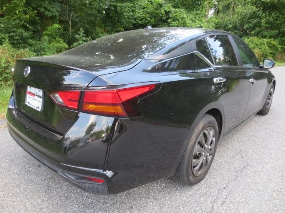 2019 Black /Black Nissan Altima 2.5 S (1N4BL4BVXKC) with an 2.5L L4 DOHC 16V engine, Automatic transmission, located at 270 US Route 6, Mahopac, NY, 10541, (845) 621-0895, 41.349022, -73.755280 - Photo #3