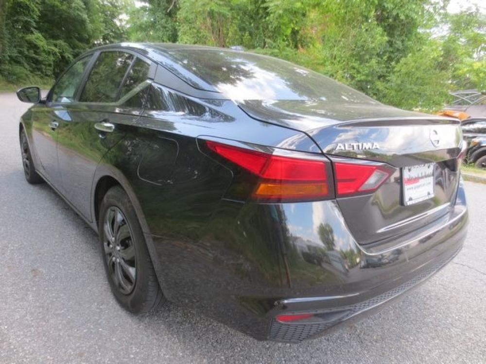 2019 Black /Black Nissan Altima 2.5 S (1N4BL4BVXKC) with an 2.5L L4 DOHC 16V engine, Automatic transmission, located at 270 US Route 6, Mahopac, NY, 10541, (845) 621-0895, 41.349022, -73.755280 - Photo #4