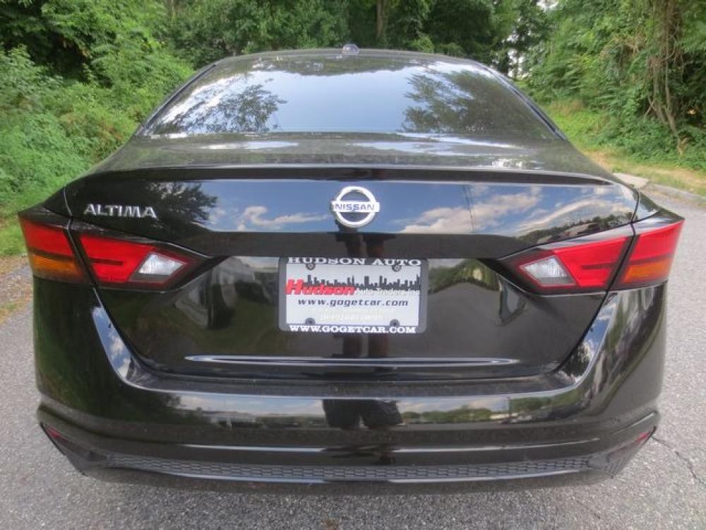 2019 Black /Black Nissan Altima 2.5 S (1N4BL4BVXKC) with an 2.5L L4 DOHC 16V engine, Automatic transmission, located at 270 US Route 6, Mahopac, NY, 10541, (845) 621-0895, 41.349022, -73.755280 - Photo #5