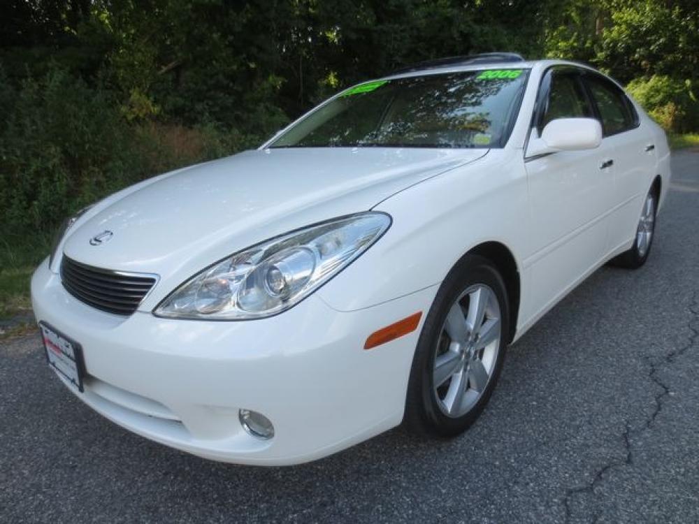 2006 White /Tan Lexus ES 330 Sedan (JTHBA30G865) with an 3.3L V6 DOHC 24V engine, 5-Speed Automatic Overdrive transmission, located at 270 US Route 6, Mahopac, NY, 10541, (845) 621-0895, 41.349022, -73.755280 - Photo #0