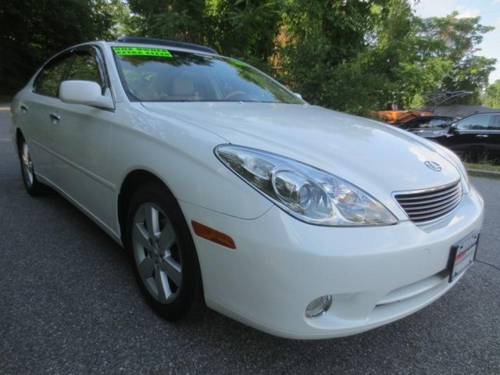 2006 White /Tan Lexus ES 330 Sedan (JTHBA30G865) with an 3.3L V6 DOHC 24V engine, 5-Speed Automatic Overdrive transmission, located at 270 US Route 6, Mahopac, NY, 10541, (845) 621-0895, 41.349022, -73.755280 - Photo #1
