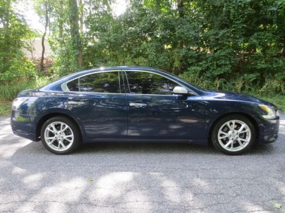 2014 Blue /Black Nissan Maxima SV (1N4AA5APXEC) with an 3.5L V6 DOHC 24V engine, Automatic transmission, located at 270 US Route 6, Mahopac, NY, 10541, (845) 621-0895, 41.349022, -73.755280 - Photo #12
