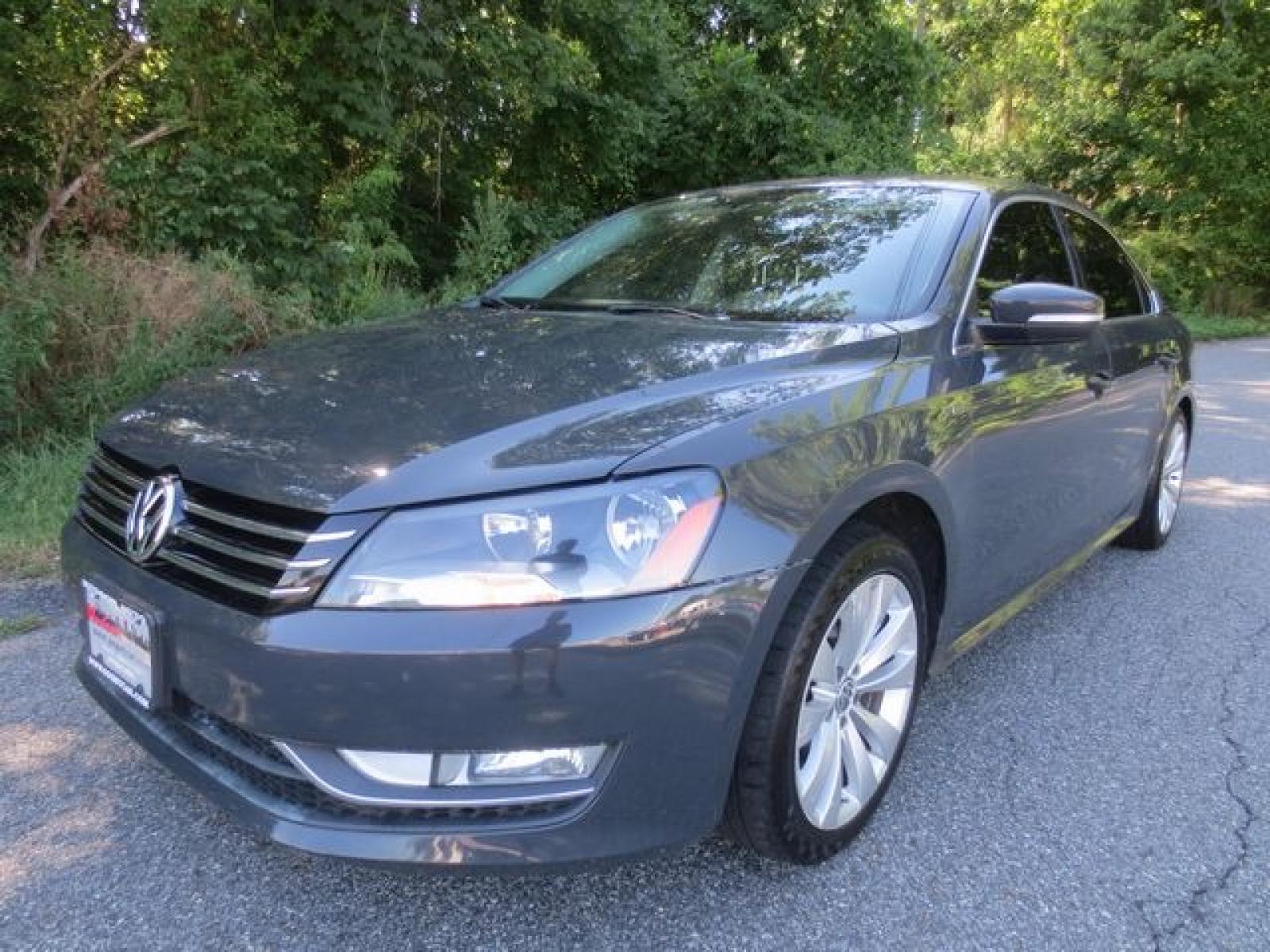 2014 Gray /Gray Volkswagen Passat 1.8T SE AT PZEV (1VWBT7A33EC) with an 4CYL1.8L TURBO engine, 6-Speed Automatic transmission, located at 270 US Route 6, Mahopac, NY, 10541, (845) 621-0895, 41.349022, -73.755280 - Photo #0