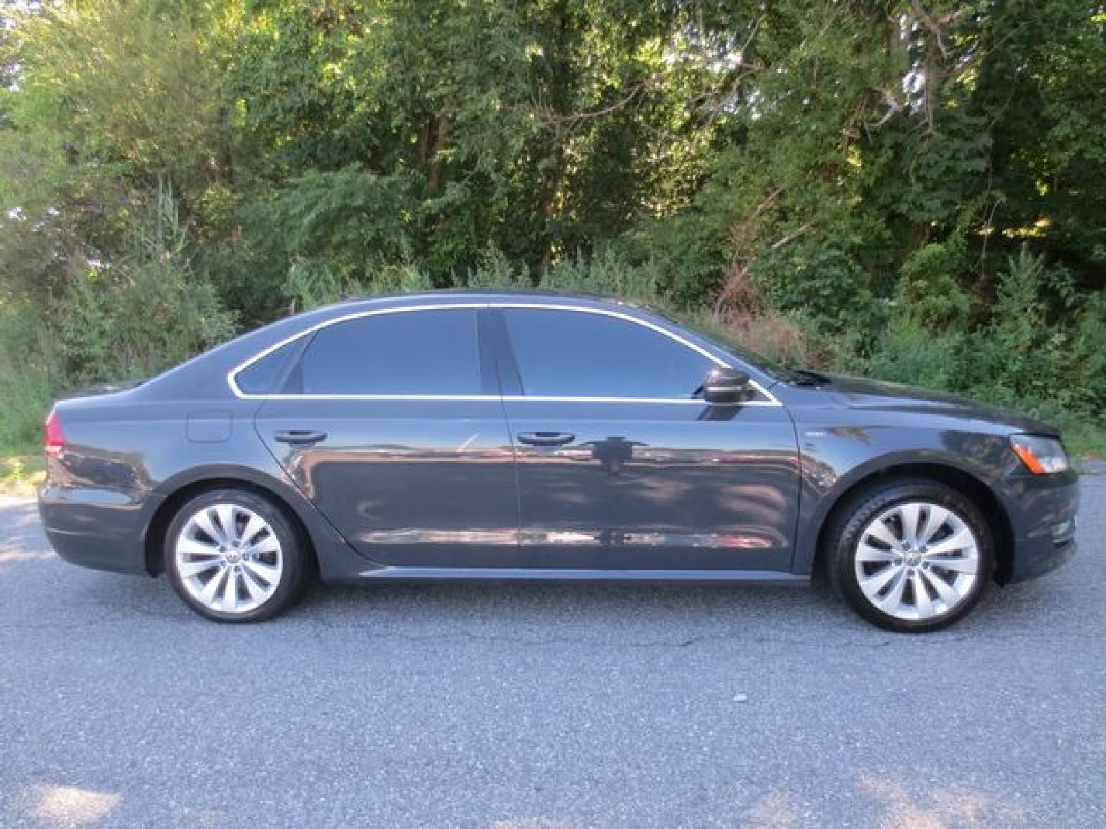 2014 Gray /Gray Volkswagen Passat 1.8T SE AT PZEV (1VWBT7A33EC) with an 4CYL1.8L TURBO engine, 6-Speed Automatic transmission, located at 270 US Route 6, Mahopac, NY, 10541, (845) 621-0895, 41.349022, -73.755280 - Photo #11