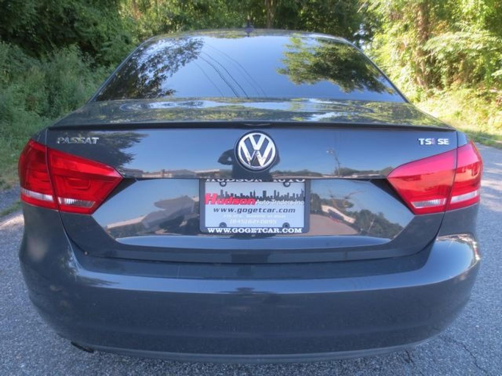 2014 Gray /Gray Volkswagen Passat 1.8T SE AT PZEV (1VWBT7A33EC) with an 4CYL1.8L TURBO engine, 6-Speed Automatic transmission, located at 270 US Route 6, Mahopac, NY, 10541, (845) 621-0895, 41.349022, -73.755280 - Photo #5