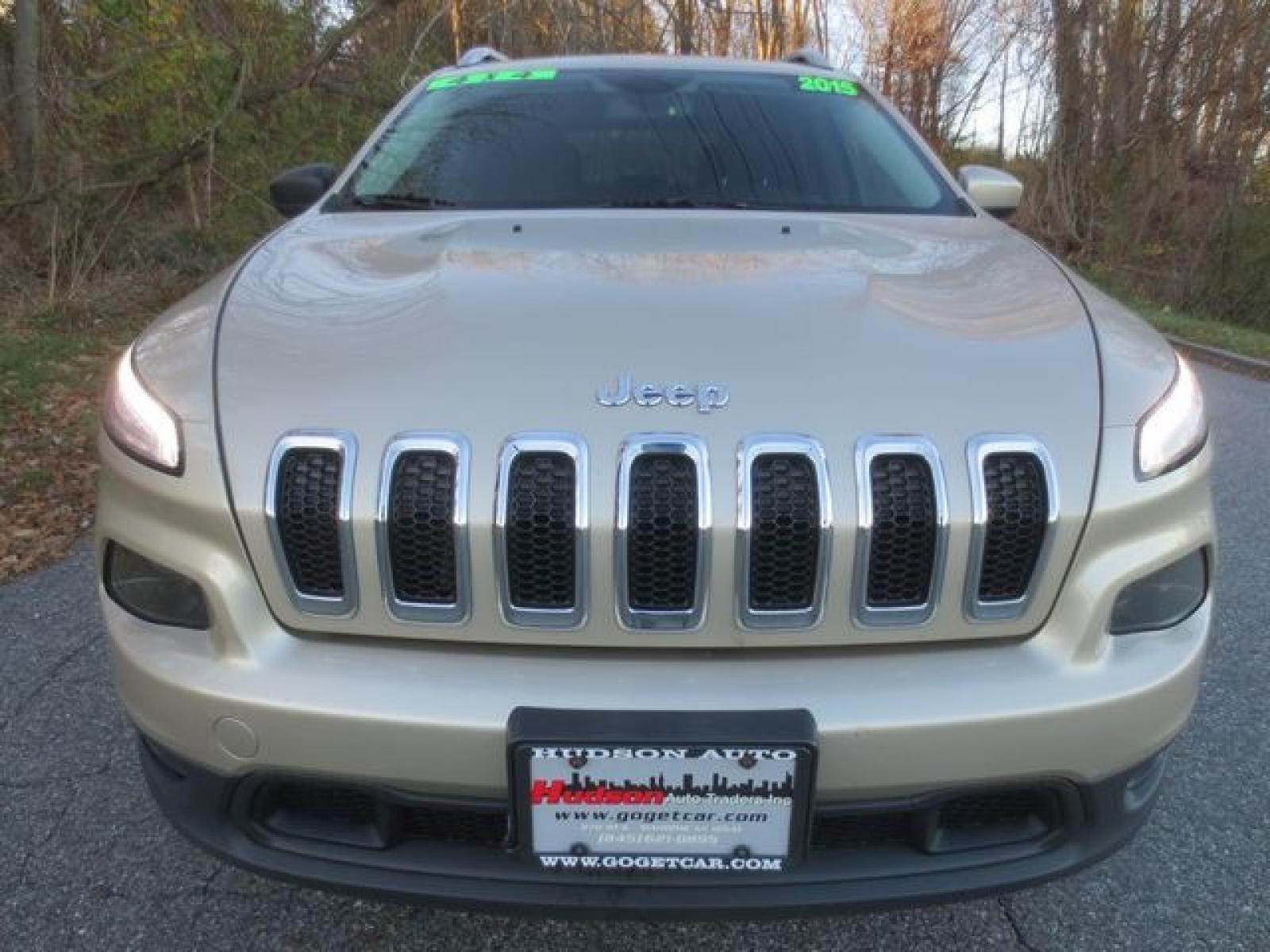 2015 Tan /Black Jeep Cherokee Latitude 4WD (1C4PJMCS5FW) with an 3.2L V6 DOHC 24V engine, 9-Speed Automatic transmission, located at 270 US Route 6, Mahopac, NY, 10541, (845) 621-0895, 41.349022, -73.755280 - Photo #2