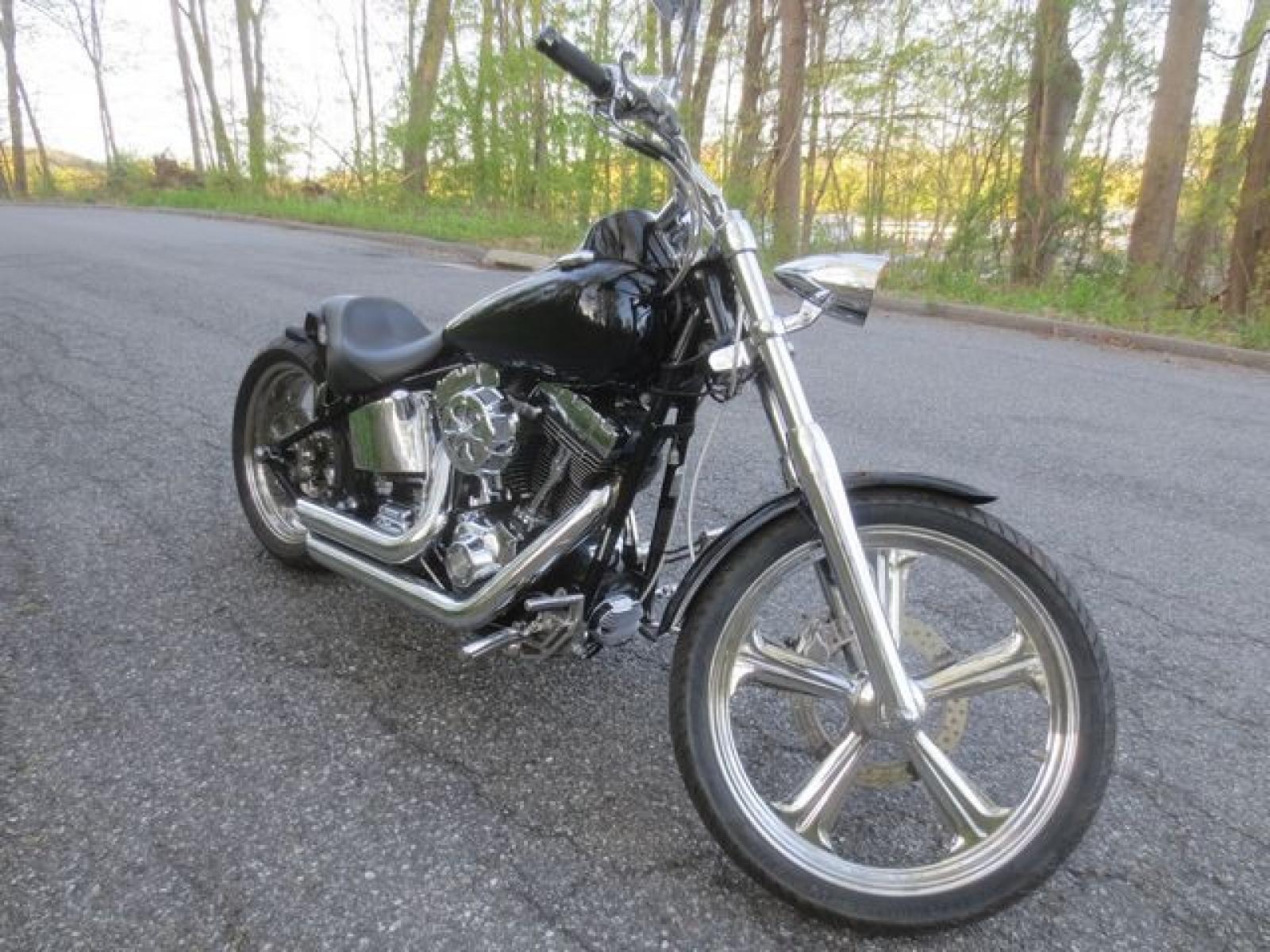 2002 Black (1HD1JBB182Y) with an 2 CYLINDER TWIN CAM S&S PORTED engine, 6 SPEED BAKER transmission, located at 270 US Route 6, Mahopac, NY, 10541, (845) 621-0895, 41.349022, -73.755280 - Photo #1