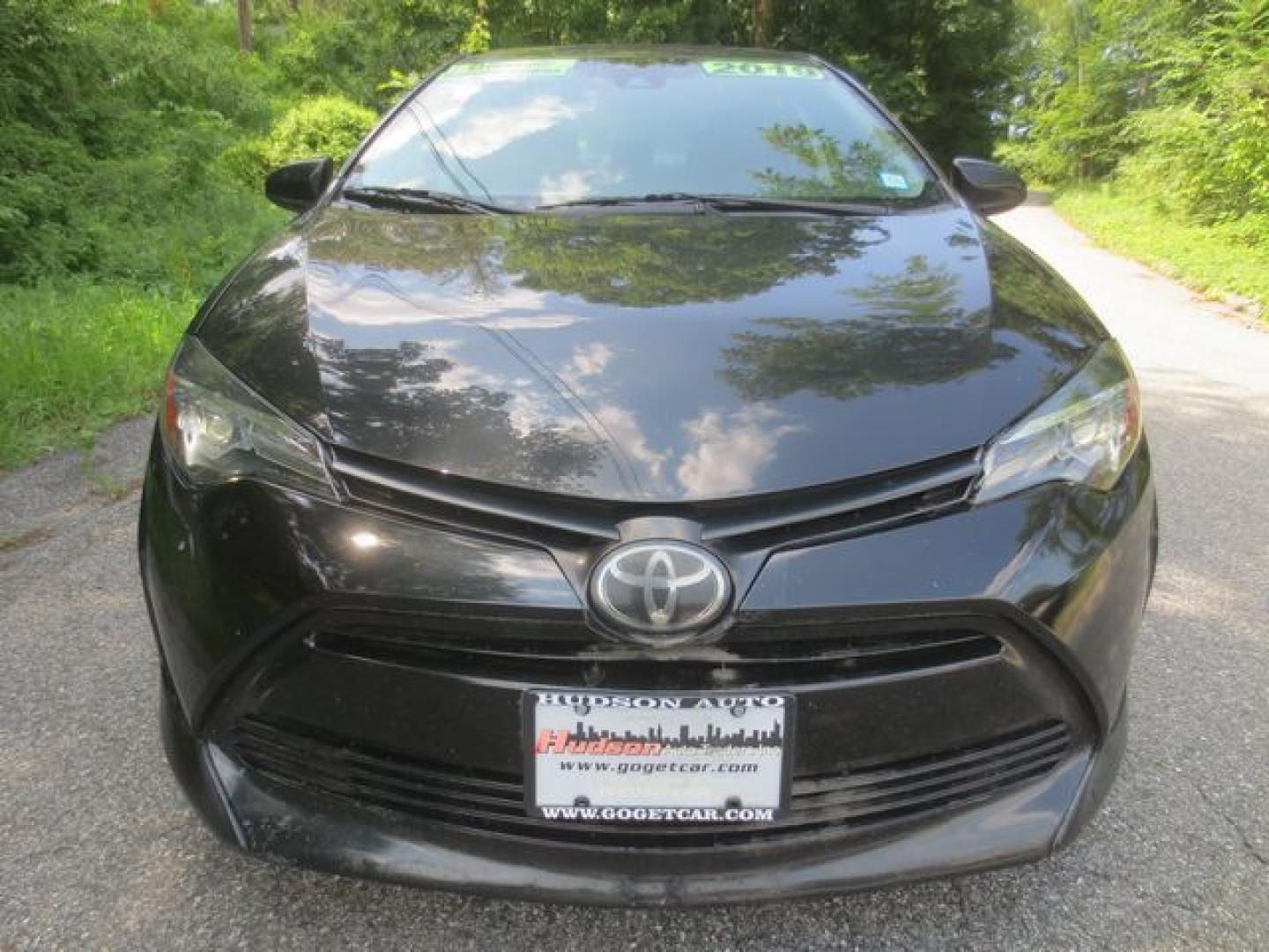 2019 Black /Black Toyota Corolla LE (2T1BURHE0KC) with an 1.8L L4 DOHC 16V engine, Automatic transmission, located at 270 US Route 6, Mahopac, NY, 10541, (845) 621-0895, 41.349022, -73.755280 - Photo#2