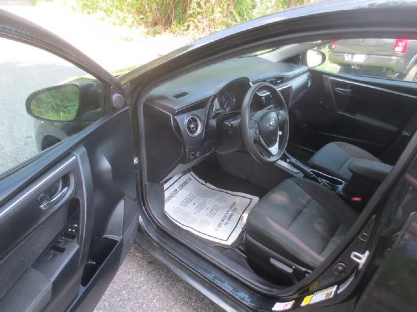 2019 Black /Black Toyota Corolla LE (2T1BURHE0KC) with an 1.8L L4 DOHC 16V engine, Automatic transmission, located at 270 US Route 6, Mahopac, NY, 10541, (845) 621-0895, 41.349022, -73.755280 - Photo#6
