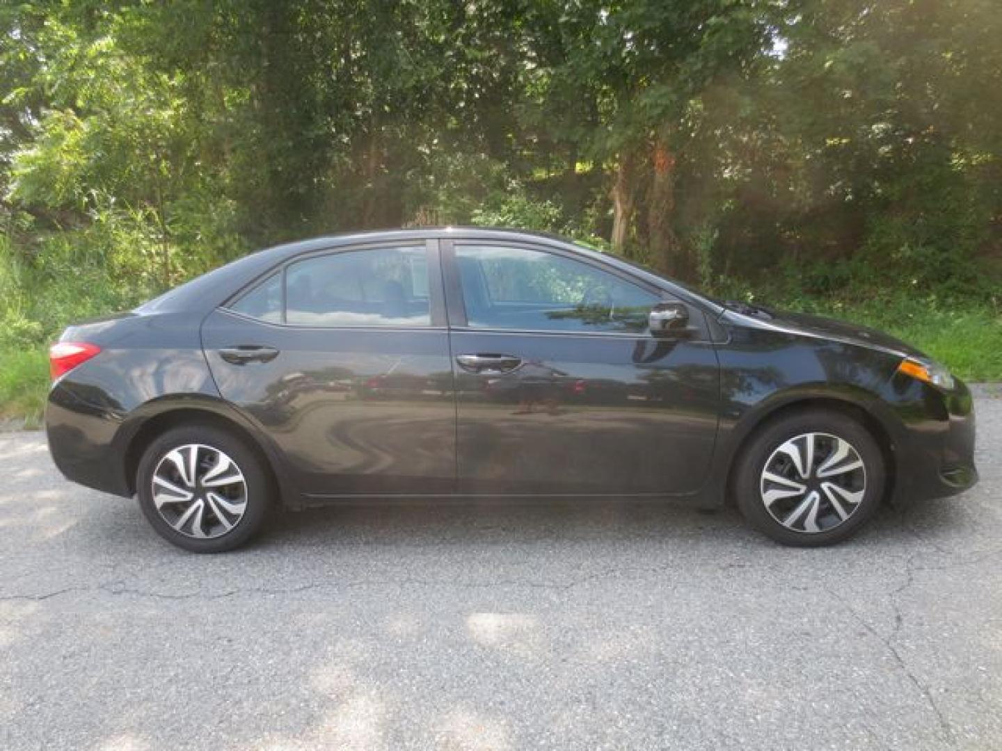 2019 Black /Black Toyota Corolla LE (2T1BURHE0KC) with an 1.8L L4 DOHC 16V engine, Automatic transmission, located at 270 US Route 6, Mahopac, NY, 10541, (845) 621-0895, 41.349022, -73.755280 - Photo#10