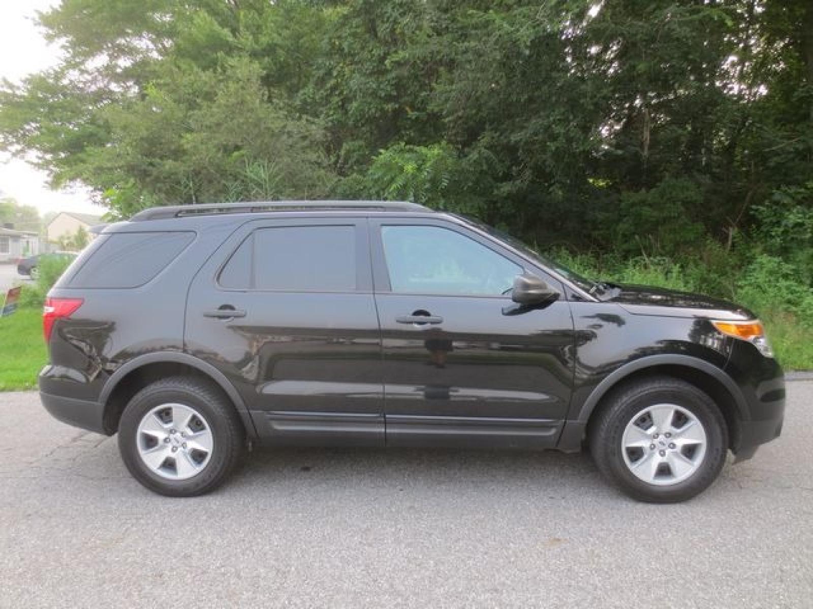 2014 Black /Gray Ford Explorer (1FM5K8B82EG) with an 3.5L V6 DOHC 24V engine, Automatic transmission, located at 270 US Route 6, Mahopac, NY, 10541, (845) 621-0895, 41.349022, -73.755280 - Photo #10