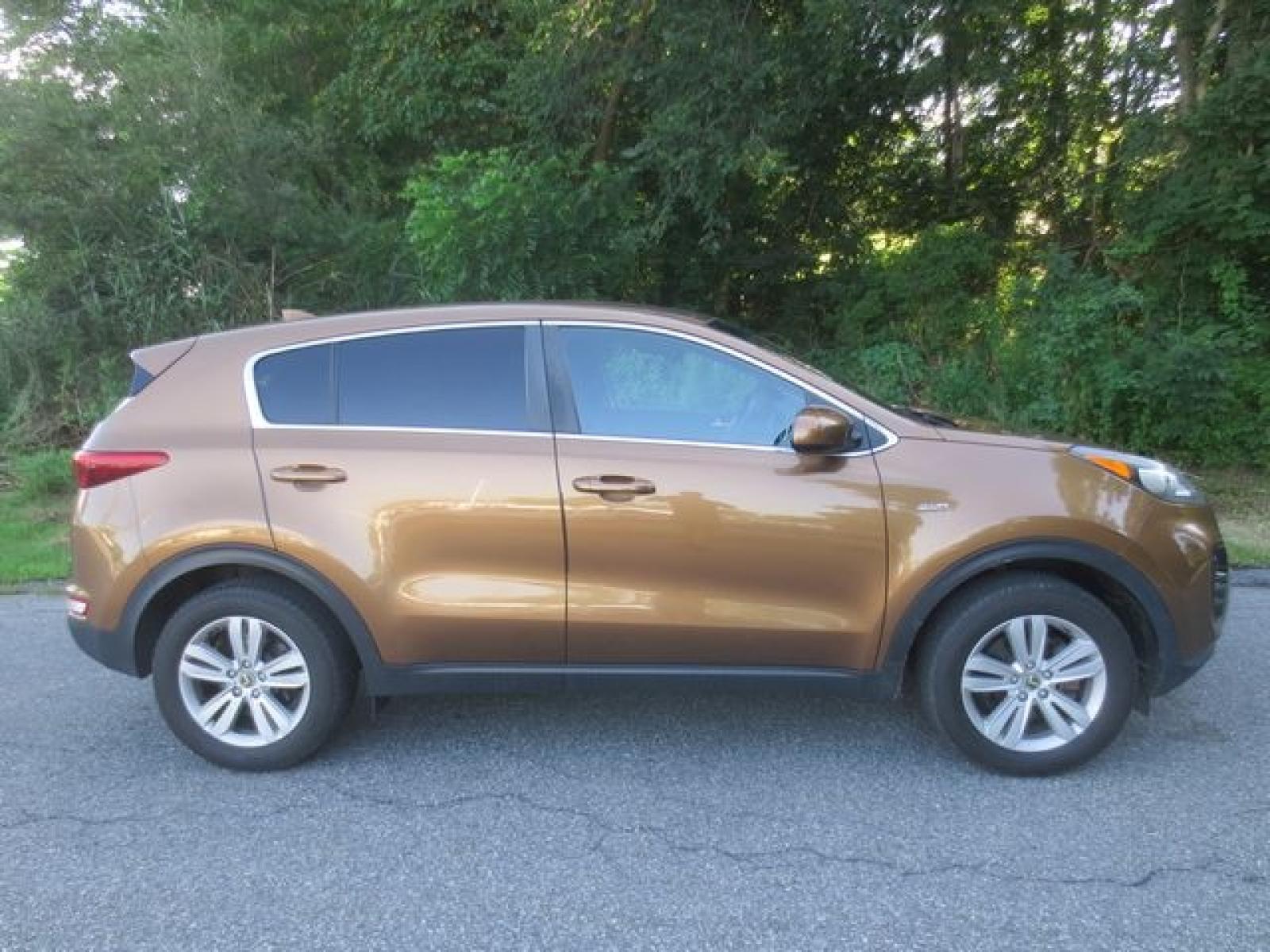 2017 Tan /Black Kia Sportage LX AWD (KNDPMCAC4H7) with an 2.4L V6 DOHC 24V engine, 6A transmission, located at 270 US Route 6, Mahopac, NY, 10541, (845) 621-0895, 41.349022, -73.755280 - Photo #10