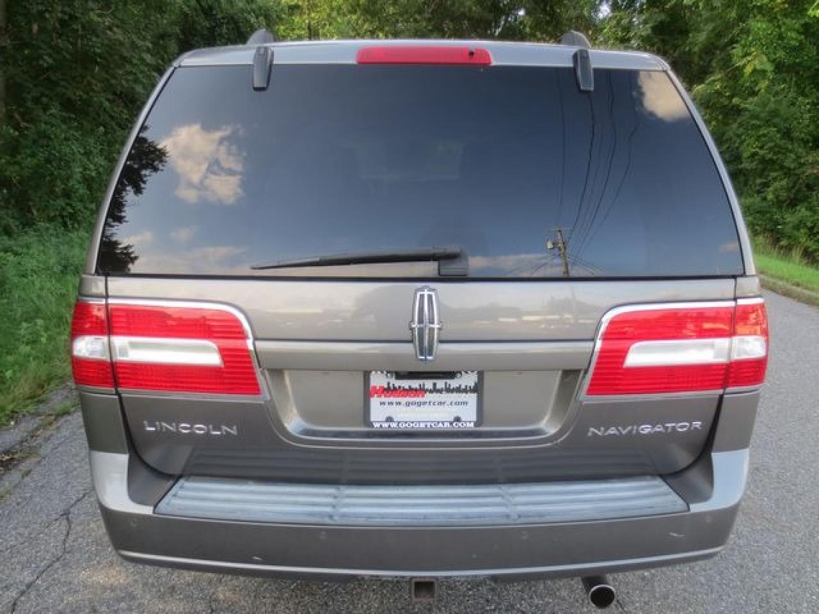 2012 Gray /Tan Lincoln Navigator 4WD (5LMJJ2J54CE) with an 5.4L V8 SOHC 24V engine, 6-Speed Automatic transmission, located at 270 US Route 6, Mahopac, NY, 10541, (845) 621-0895, 41.349022, -73.755280 - Photo #5