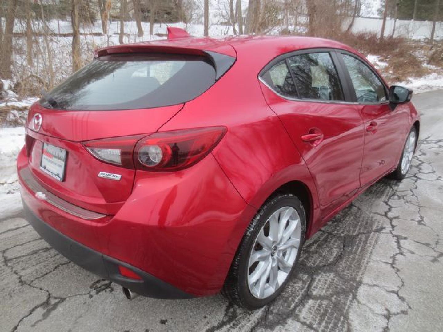 2015 Red /Black Mazda MAZDA3 S Grand Touring (JM1BM1M37F1) with an 2.5L L4 DOHC 16V engine, 6-Speed Automatic transmission, located at 270 US Route 6, Mahopac, NY, 10541, (845) 621-0895, 41.349022, -73.755280 - Photo#3