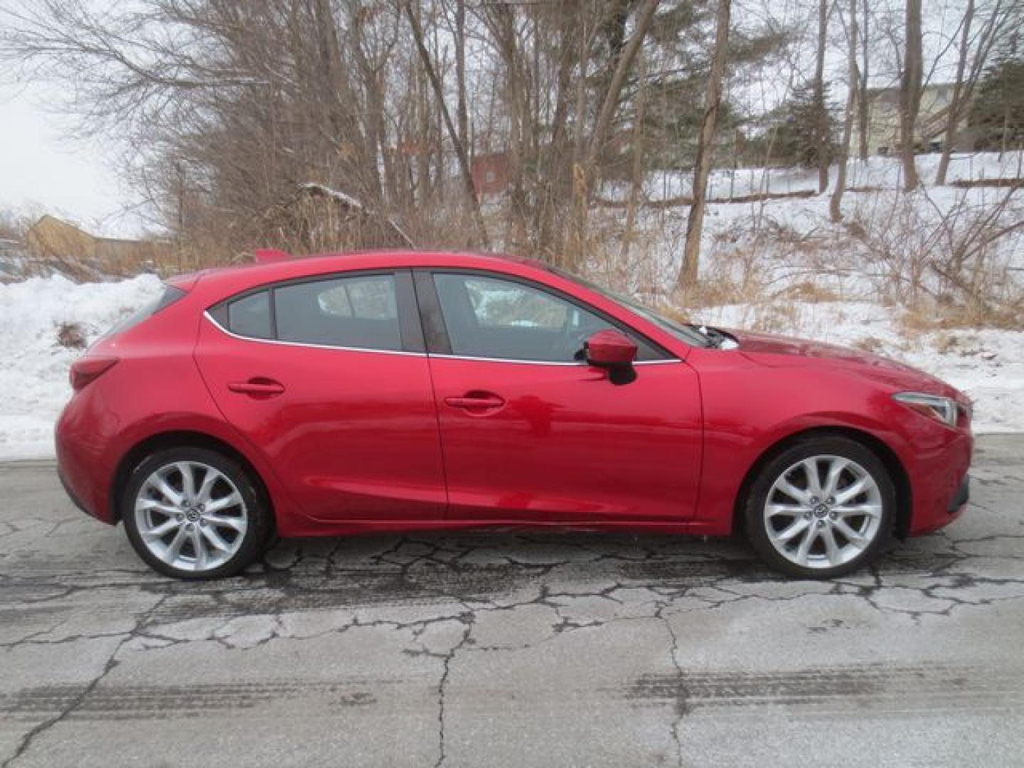 2015 Red /Black Mazda MAZDA3 S Grand Touring (JM1BM1M37F1) with an 2.5L L4 DOHC 16V engine, 6-Speed Automatic transmission, located at 270 US Route 6, Mahopac, NY, 10541, (845) 621-0895, 41.349022, -73.755280 - Photo#12