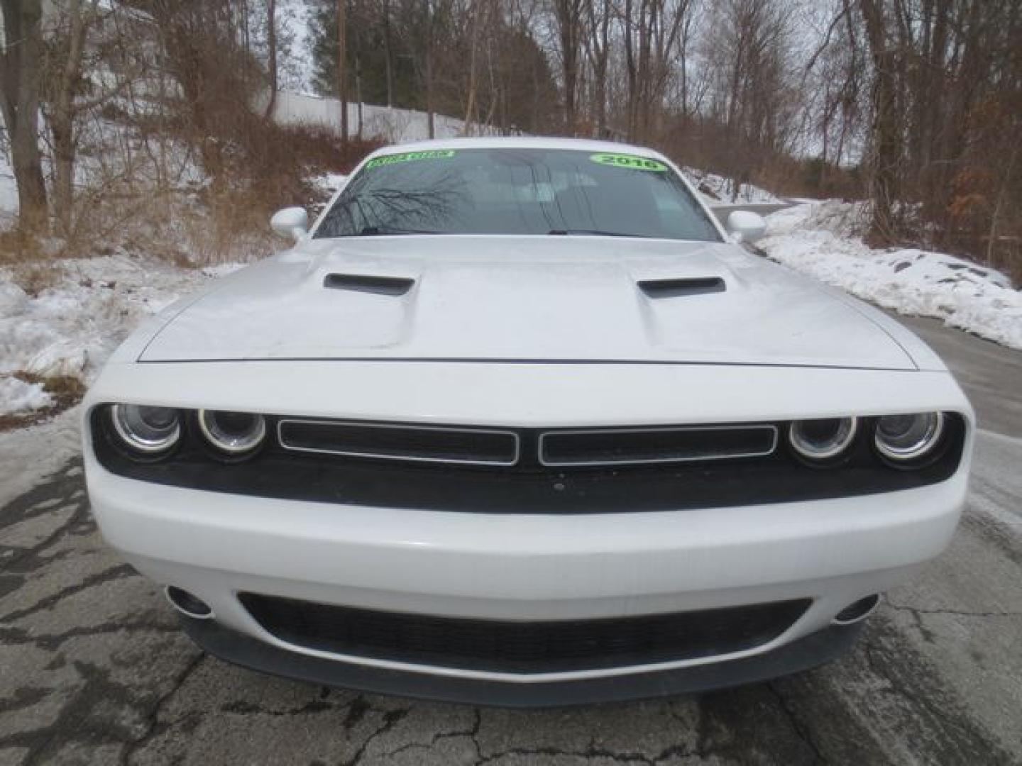 2016 White /Black Dodge Challenger SXT (2C3CDZAG5GH) with an 3.6L V6 DOHC 24V engine, Automatic transmission, located at 270 US Route 6, Mahopac, NY, 10541, (845) 621-0895, 41.349022, -73.755280 - Photo#2