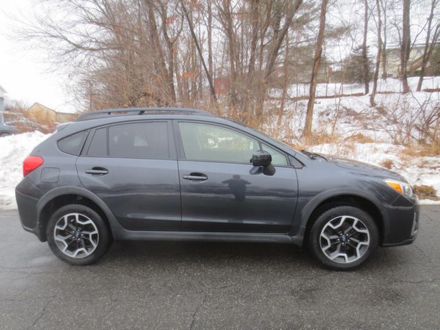2016 Black /Black Subaru XV Crosstrek 2.0i Premium PZEV CVT (JF2GPADC8G8) with an 2.0L L4 DOHC 16V engine, Automatic transmission, located at 270 US Route 6, Mahopac, NY, 10541, (845) 621-0895, 41.349022, -73.755280 - Photo#10